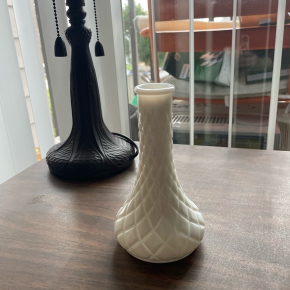 Small Vintage Milk Glass Diamond Pattern Bud Vase 6" tall - Picture 2 of 4